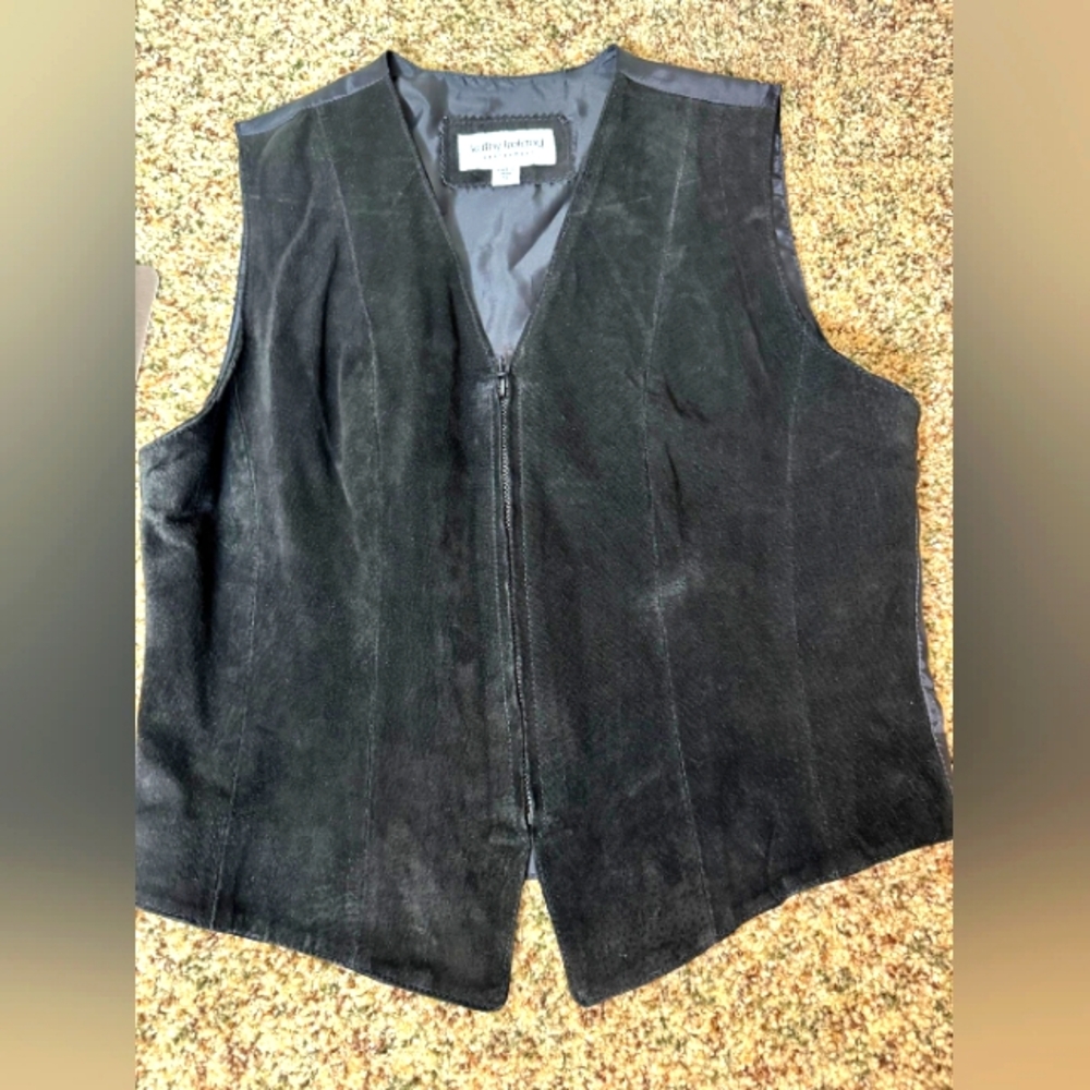 Kathy ireland vintage black vest